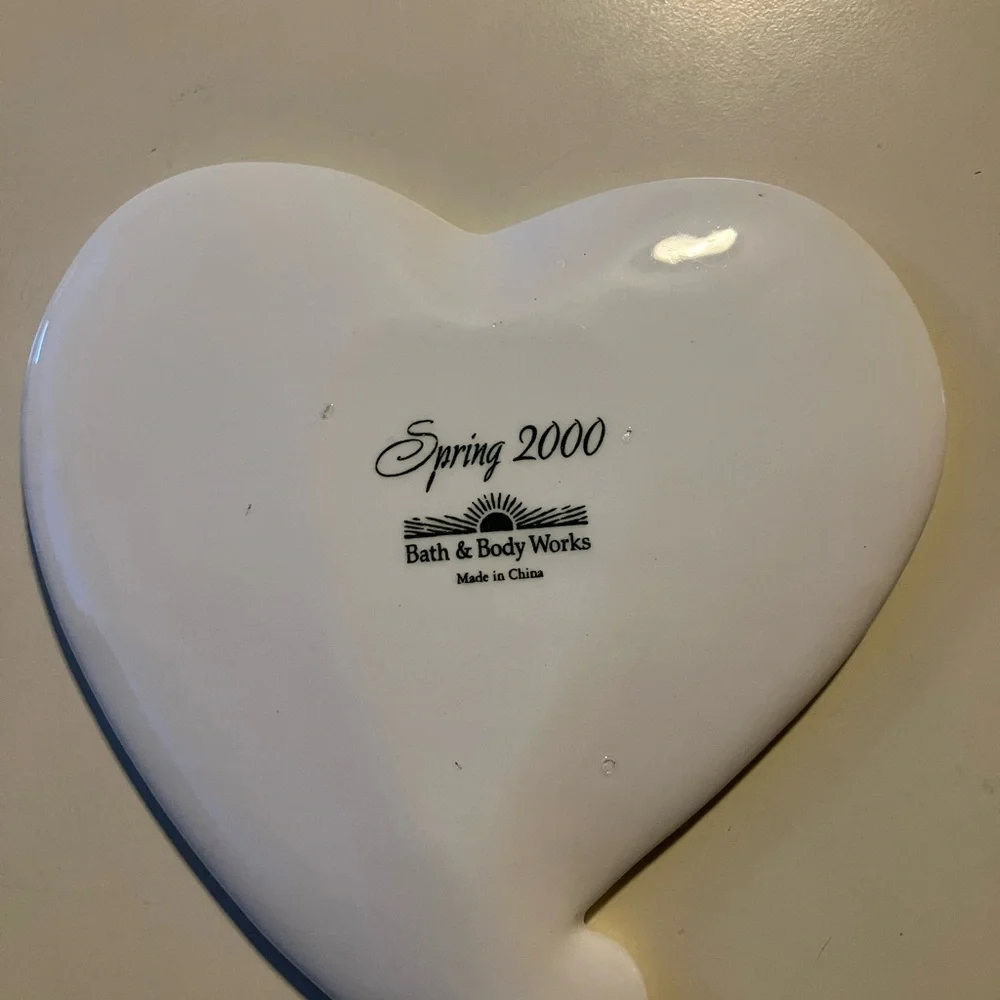 Price ✂️ - Bath & Body Works Ceramic Plate - Spring 2000 Edition (retired) - Picture 2 of 3
